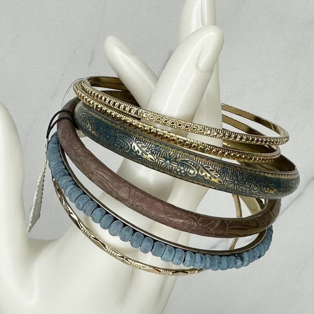 Chico's Zurina Gold Tone Bangle Bracelet Set NWT ✨